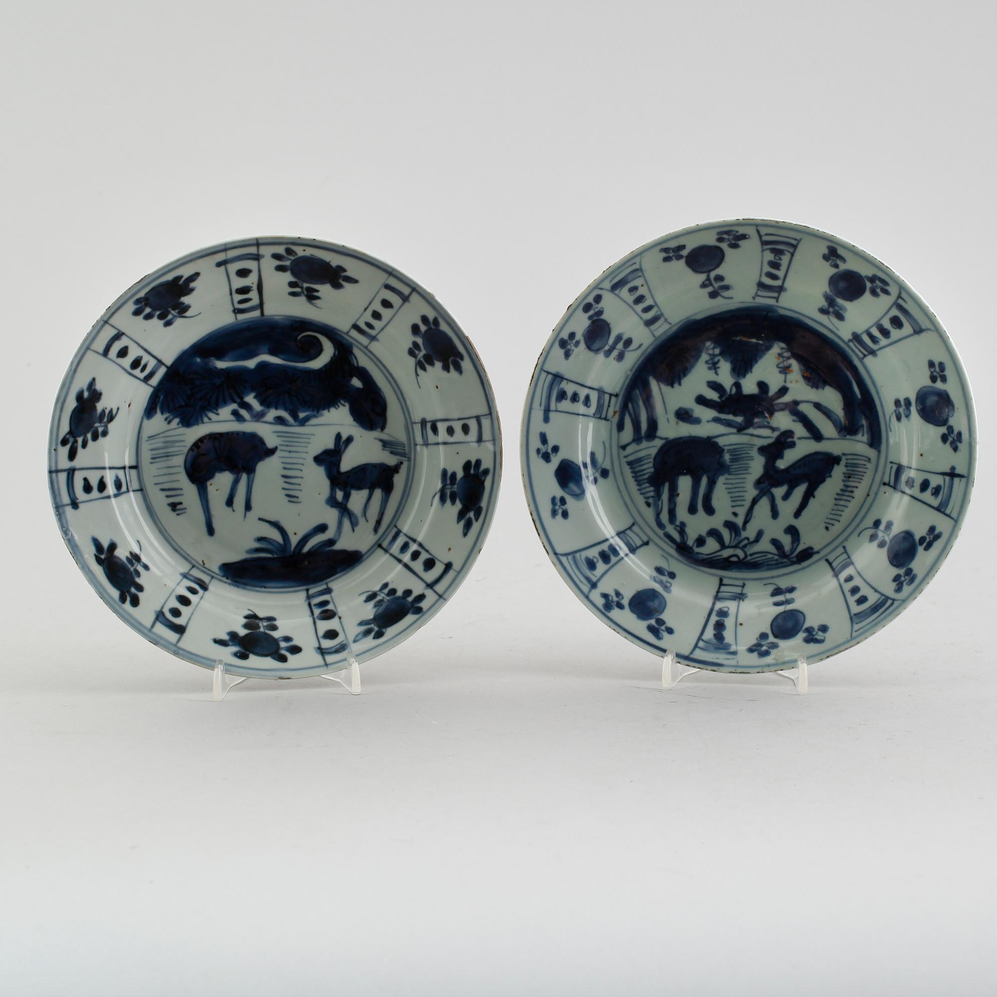 TALLRIKAR, 2 st, porslin, Kina, Wanli 1572-1620.