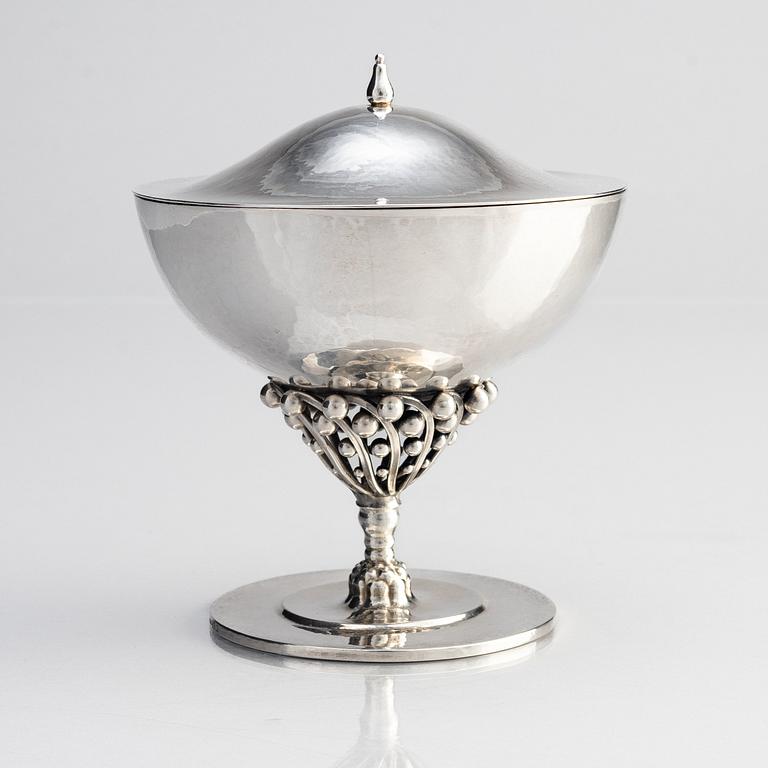 Johan Rohde, a lidded sterling silver bowl on a stem, Copenhagen 1904-14, design nr 43.