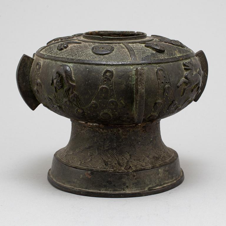 KÄRL, brons. Kina, 1900-tal.
