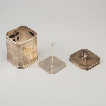 ATELIER BORGILA, tobaksburk med press, sterlingsilver, Stockholm, 1939.