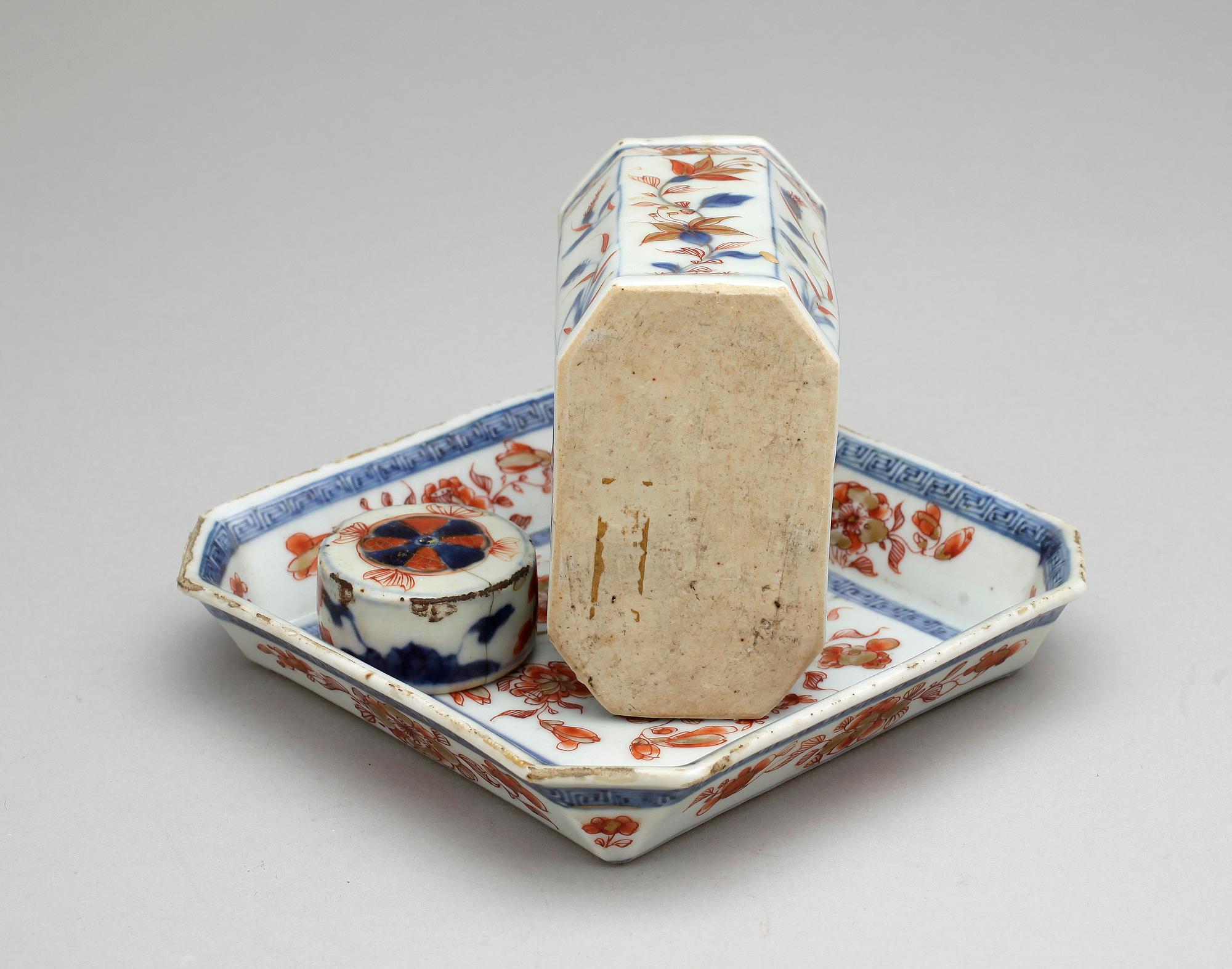 TEDOSA samt FAT, porslin, Qianlong, Kina 1700-tal.