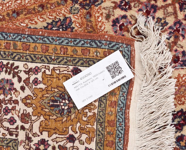 MATTA, Kashmir, 1900-talets slut. Ca 202 X 125 cm.