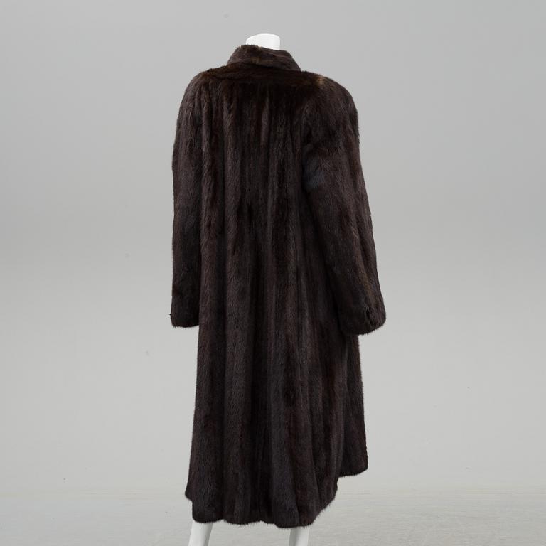 A Mink fur coat from saga Mink, circa size M.