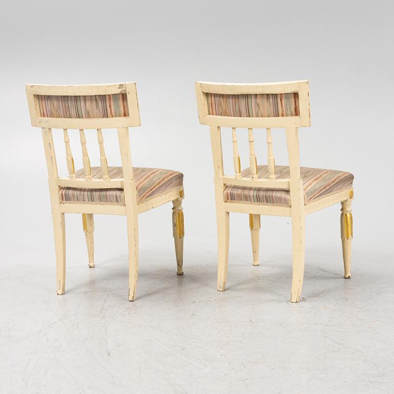 A pair of Gustavian chairs, around 1800.