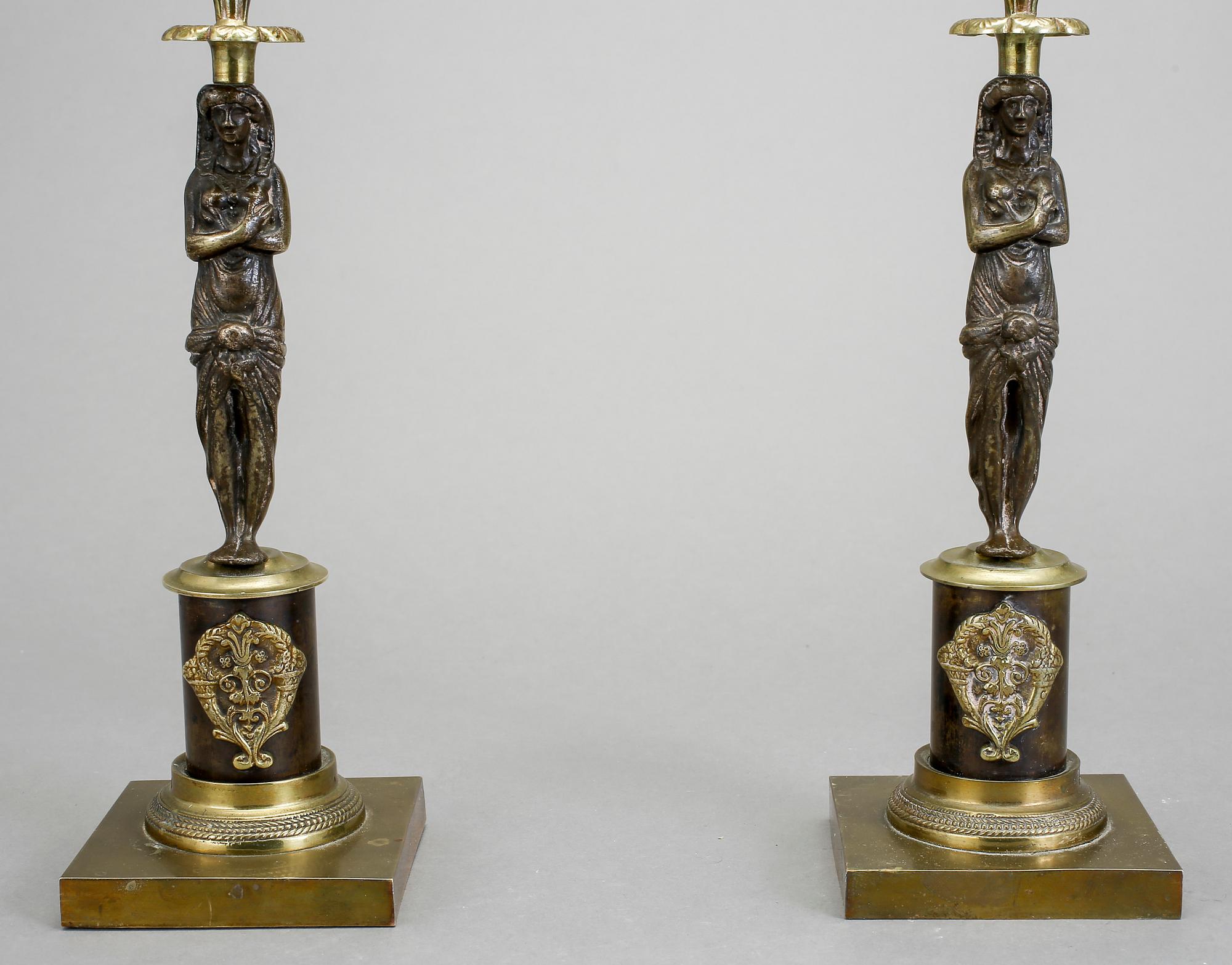 KANDELABRAR, ett par, mässing och patinerad metall, empirestil, 1800-/1900-tal.