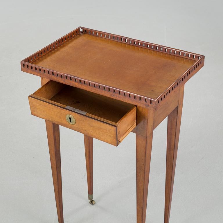 A sewing table, 19th century.