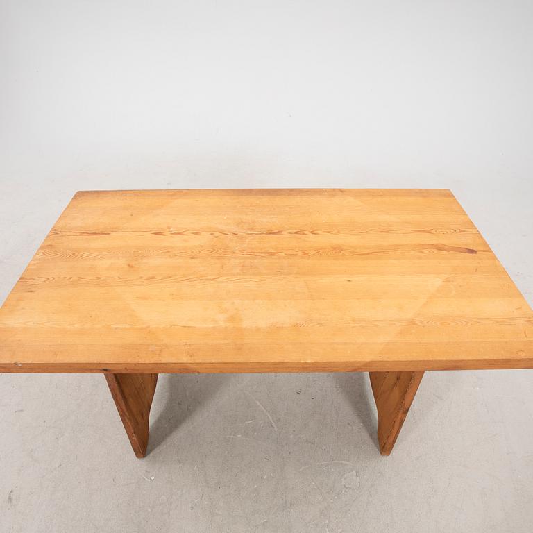 A 1940s pine table.