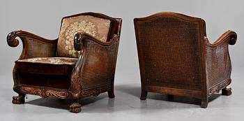 FÅTÖLJER, ett par, Chippendalestil, 1900-talets första hälft.