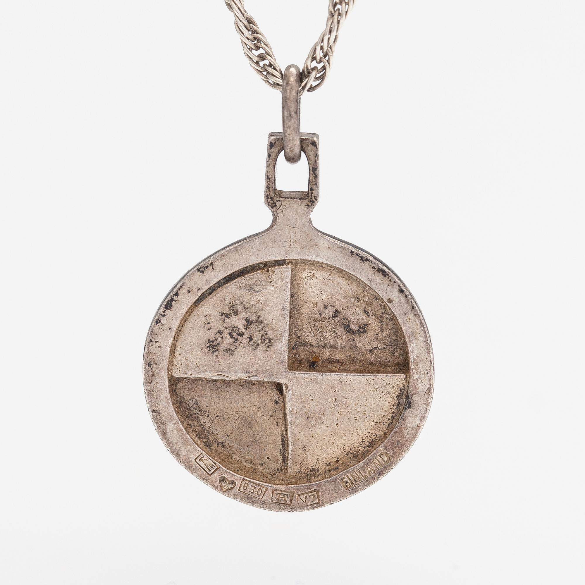 Jorma Laine, Kaulakoru, hopeaa. Kultateollisuus, Turku 1974.