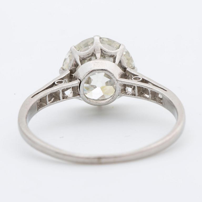 A ca 2.30 old-cut diamond ring.
