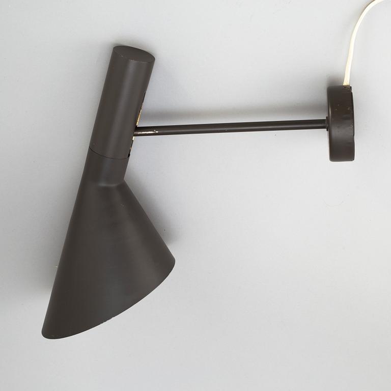 ARNE JACOBSEN, "AJ" vägglampa, på licens av Axel Anell, 1950/60-tal.