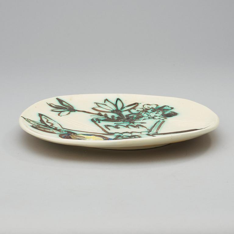 A Pablo Picasso faience dish, 'Bouquet à la pomme', Vallauris, France.