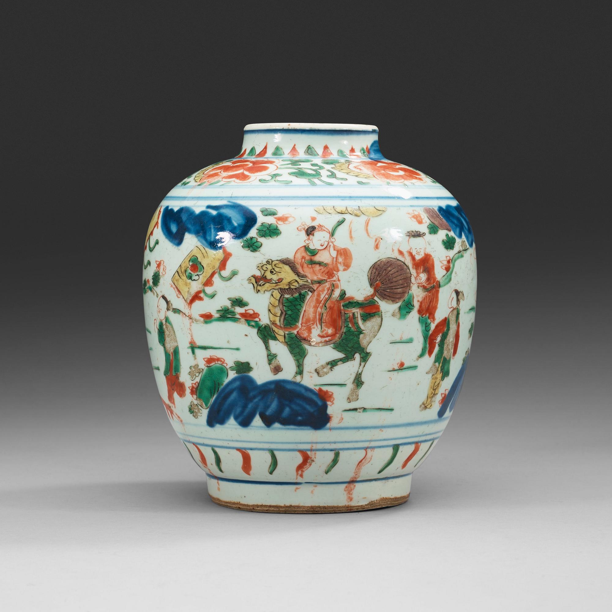 A Transitional wucai jar, 17th Century.