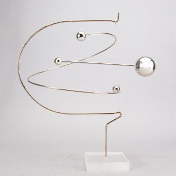 Anni & Bent Knudsen, skulptur/mobil osignerad.