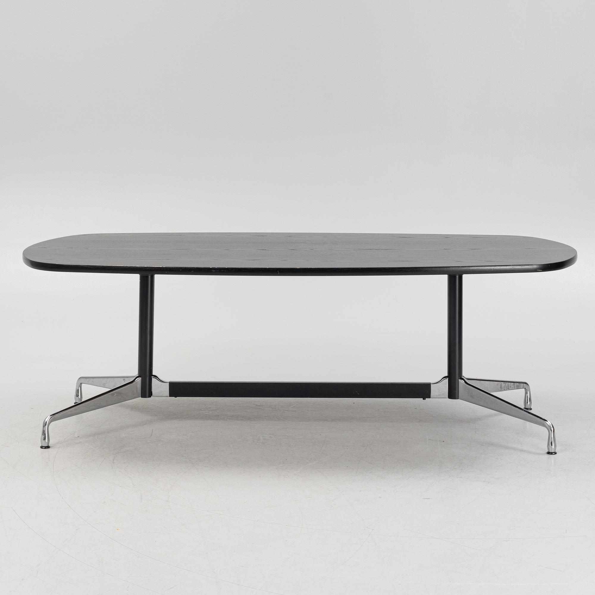 Charles & Ray Eames, bord, "Segmented table", Vitra, 2009.