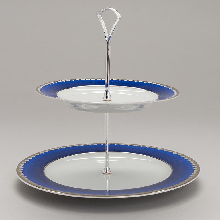 SIGVARD BERNADOTTE, RUOKA-ASTIASTO, 76 osaa, posliinia, "Christineholm".