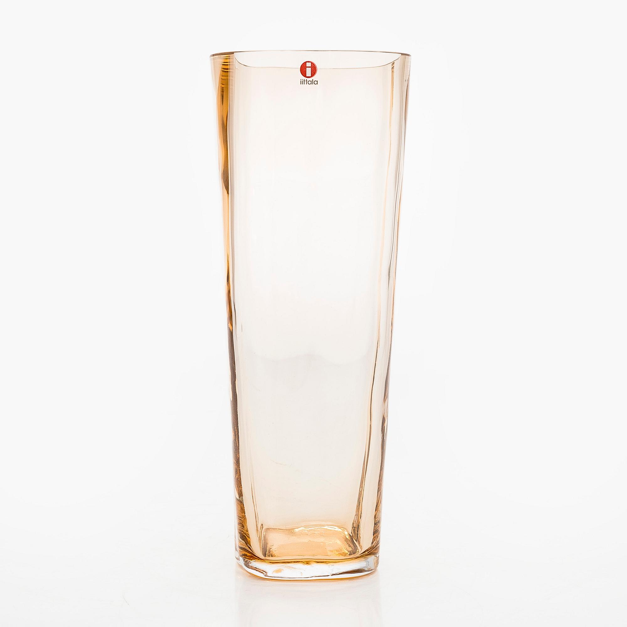 Alvar Aalto, A glass vase, Iittala, numbered 223/2023.
