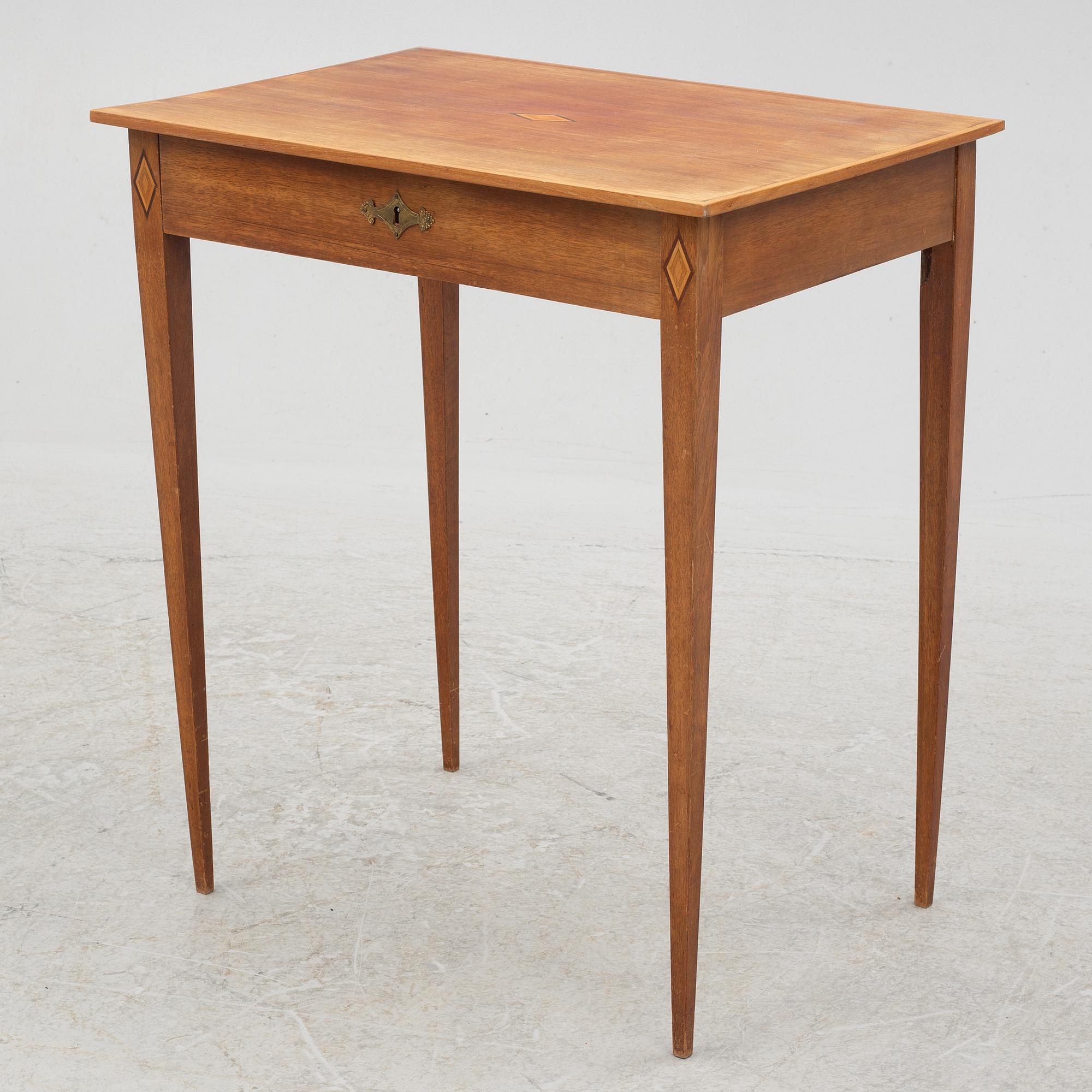 Bord, 1700-talets slut, Sengustavianskt.