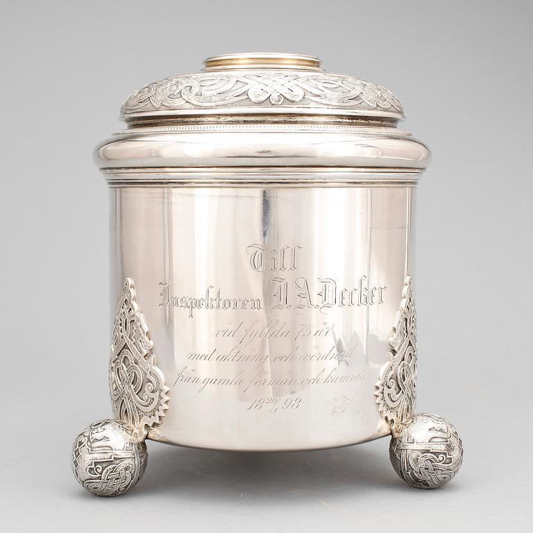 DRYCKESKANNA, silver, K Anderson, Stockholm 1897. Vikt ca 1354 gram.