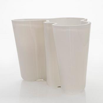 Alvar Aalto, a mid 20th century glass vase '3030', signed Alvar Aalto. Iittala.