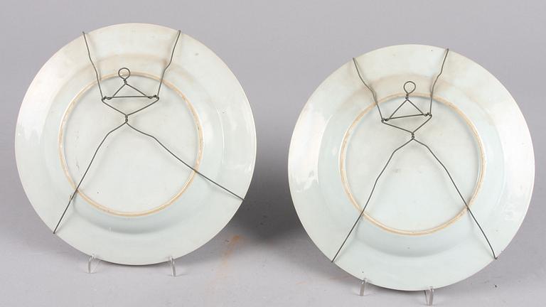 TALLRIKAR, 2 st, porslin, Kina, 1700-tal.
