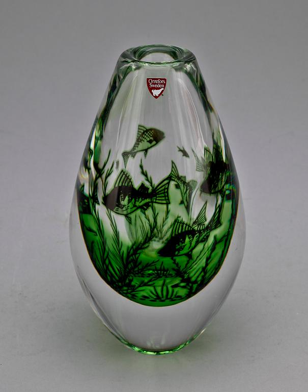 VAS, glas, "Fiskgraal", Edward Hald, Orrefors, 1900-tal.