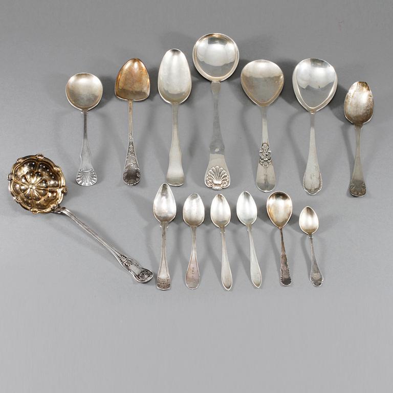 PARTI SILVER, 14 delar, mestadels Sverige, 1800- och 1900-tal, vikt 480 g.