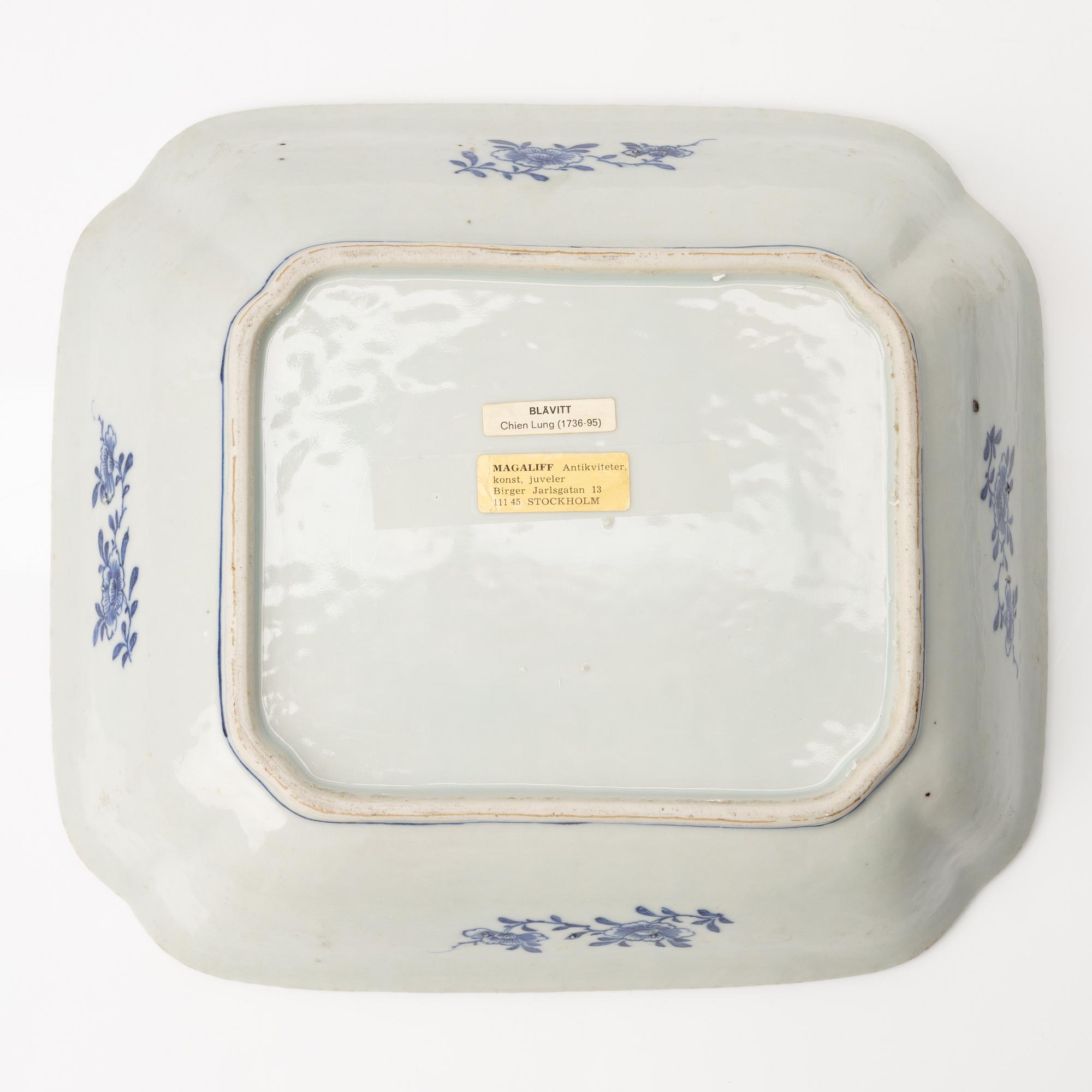 Karott med lock, porslin. Qingdynastin, Jiaqing (1796-1820).