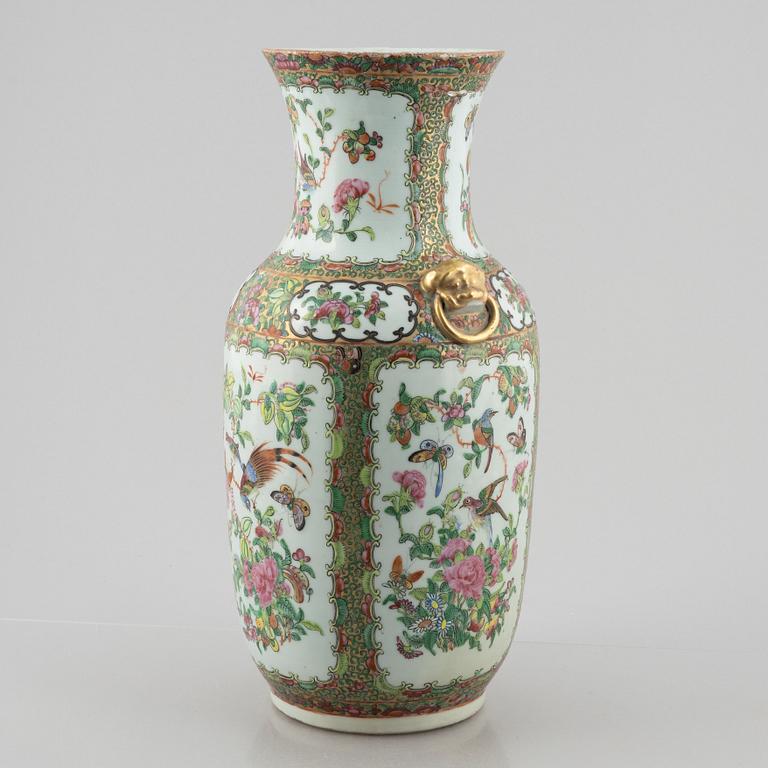 A porcelain vase, Canton, China, 19th century.