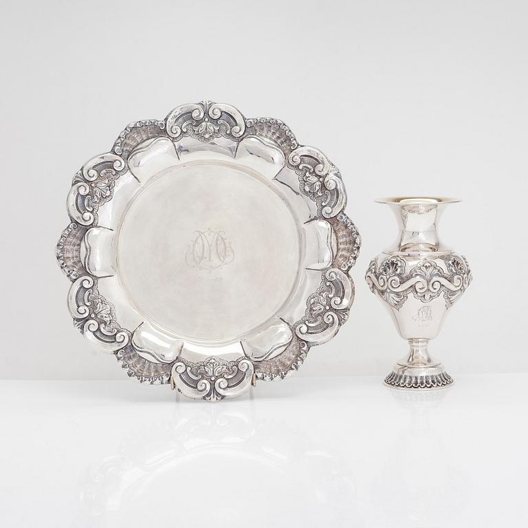 A silver vase and platter from Porto, Portugal, 1938-84.