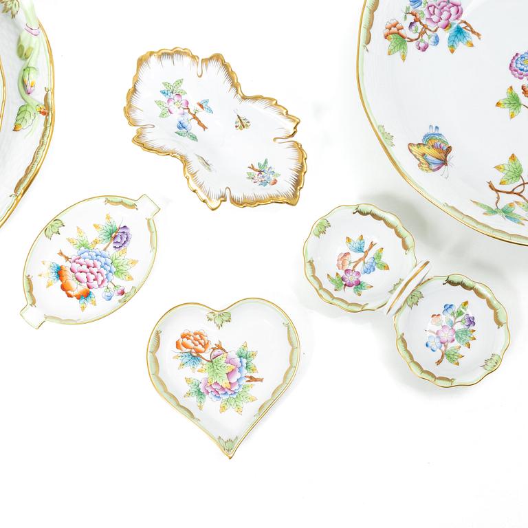 Mat-, kaffe- och teservis, 111 delar, "Queen Victoria", Herend, Ungern.