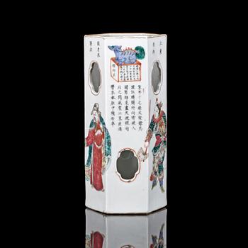 PERUKVAS, porslin, 1900-tal.