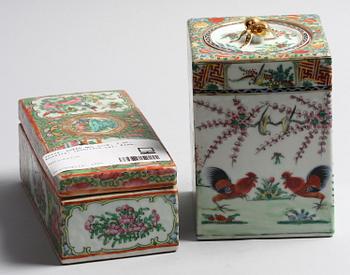 ASKAR MED LOCK, 2 st, porslin, 1800/1900-tal, Kina.
