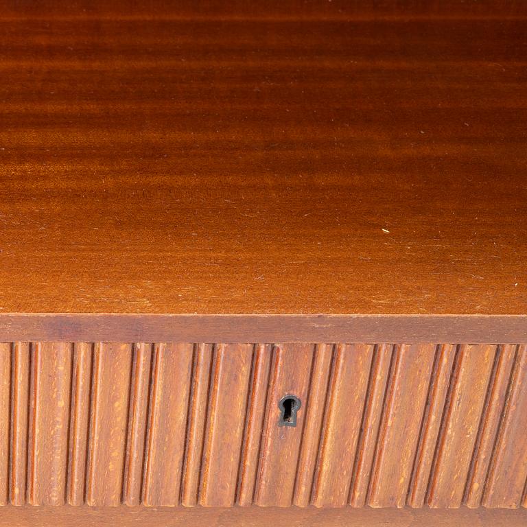 Barskåp, Förenade Möbelfabrikerna, 1900-talets mitt.