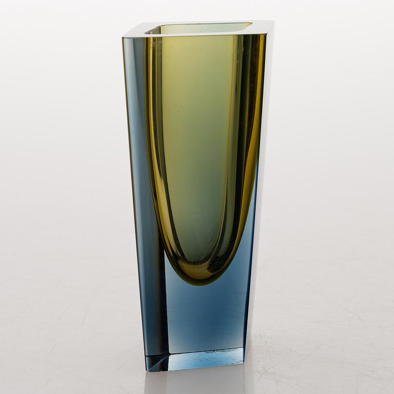 KAJ FRANCK, A glass vase "Prisma". Signed K Franck Nuutajärvi Notsjö -62.