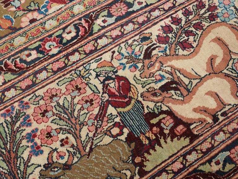ANTIQUE KERMAN FIGURAL. 641,5 x 403 cm.