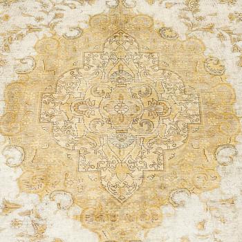 MATTA, orientalisk, ca 366 x 281 cm.