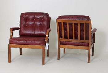 FÅTÖLJER, ett par. 1960/70-tal.