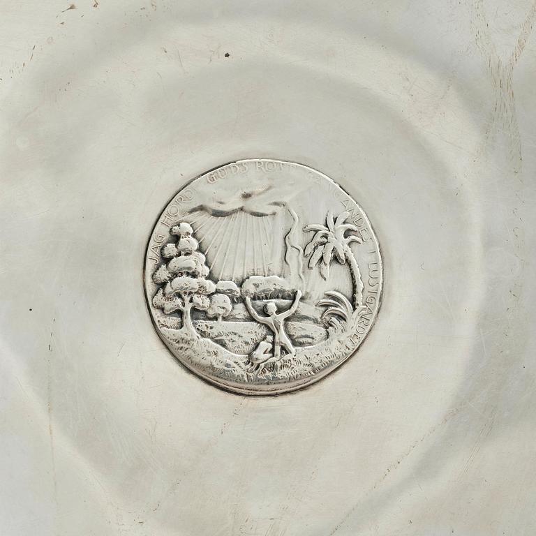 Two sterling silver bowls with handles, Atelier Borgila, designed by Erik Fleming, Stockholm 1930.