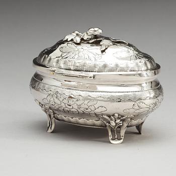 A Swedish 18th century silver sugar-box, makers mark of  Lorenz Vick, Ulricehamn 1777.