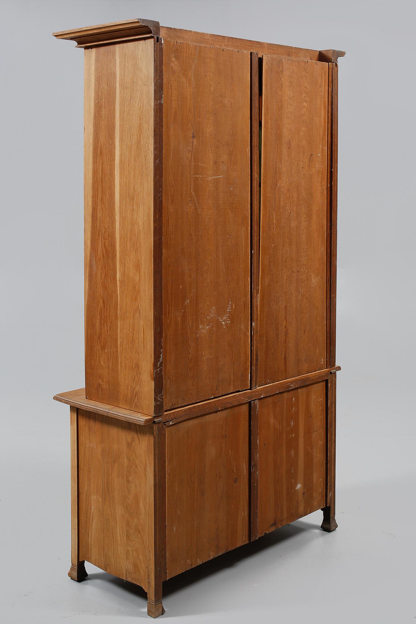 VITRINSKÅP, jugend, 1900-talets början.