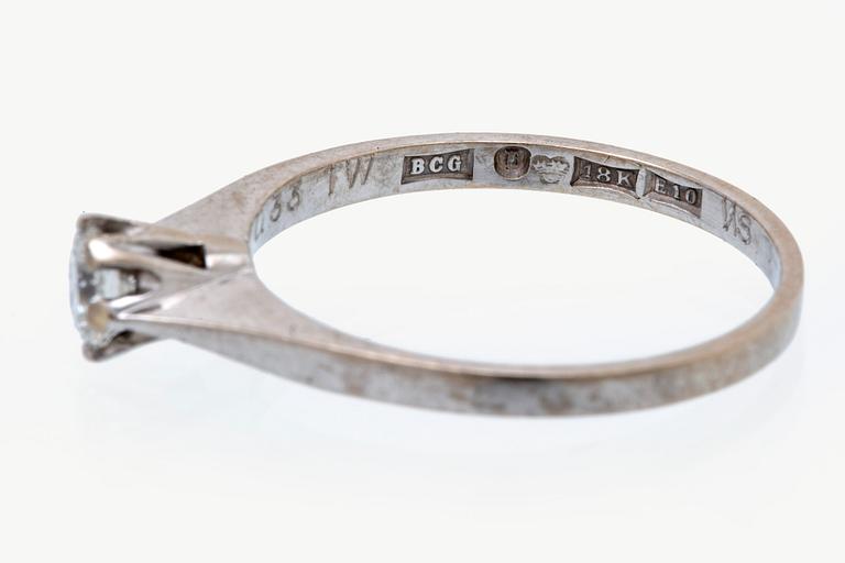 Ring 18K whitegold 1 brilliant-cut diamond 0,33 ct engraved.