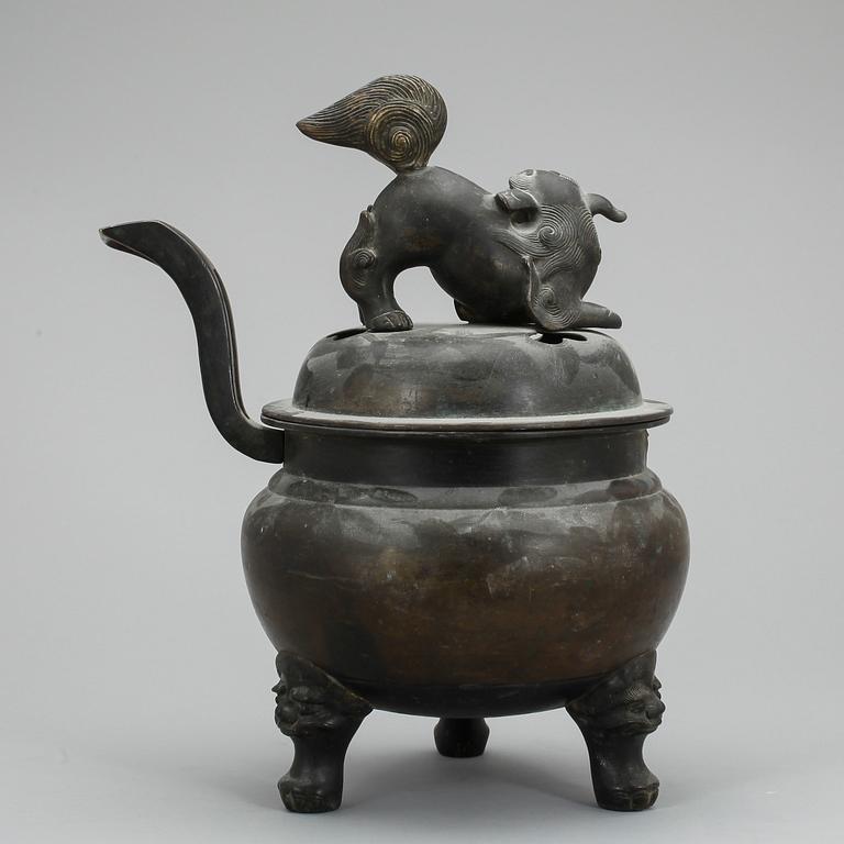 RÖKELSEKAR, Kina. Omkring 1900.