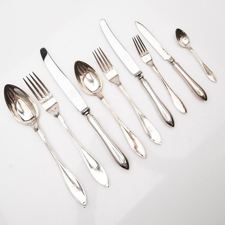 Silverbestick, 108 delar, "Svensk Spetsig", Axel Larsson, Helsingborg, 1900-talets första hälft.