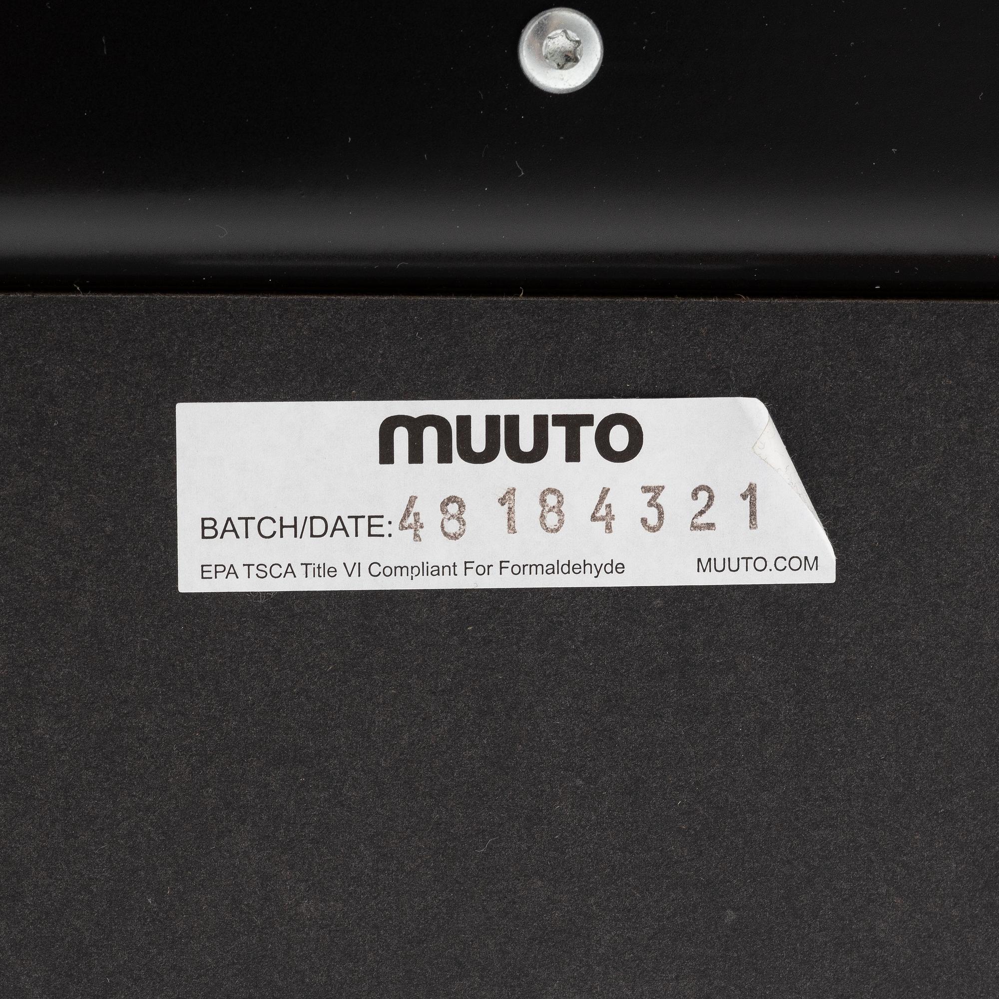 TAF Studio, matbord. 70/70, Muuto.