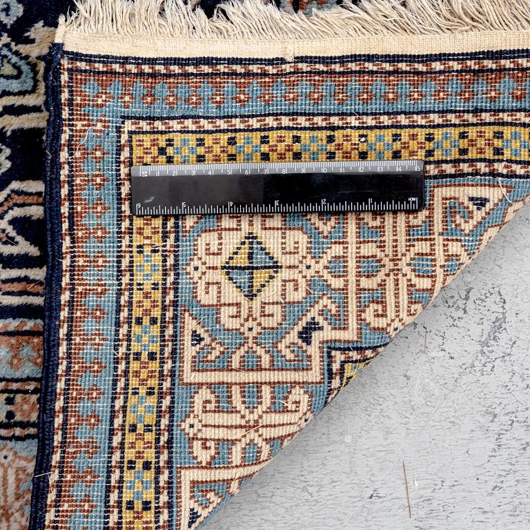 An old/seminatique Kuba carpet ca 134x83 cm.