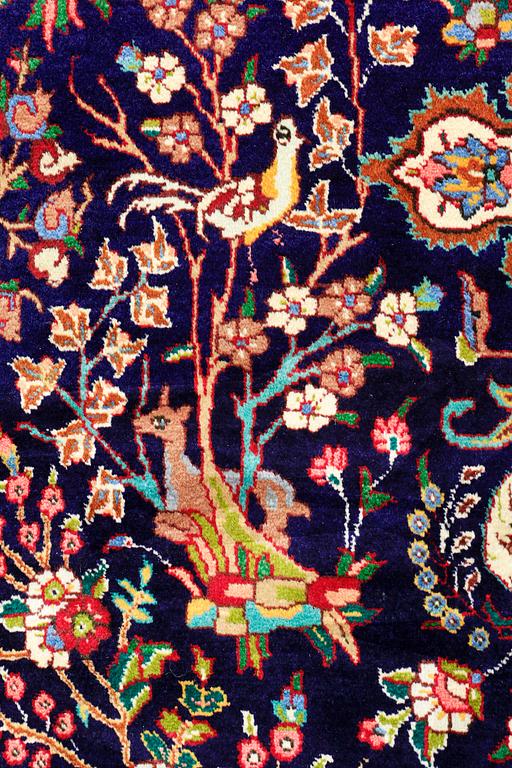 A CARPET, Figural Tabriz, ca 407 x 304 cm.