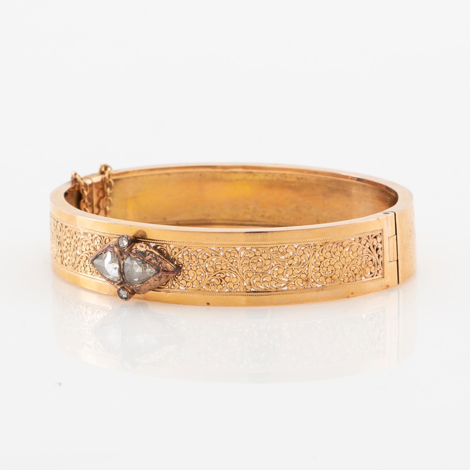 Bracelet 18k gold with rose-cut diamonds.