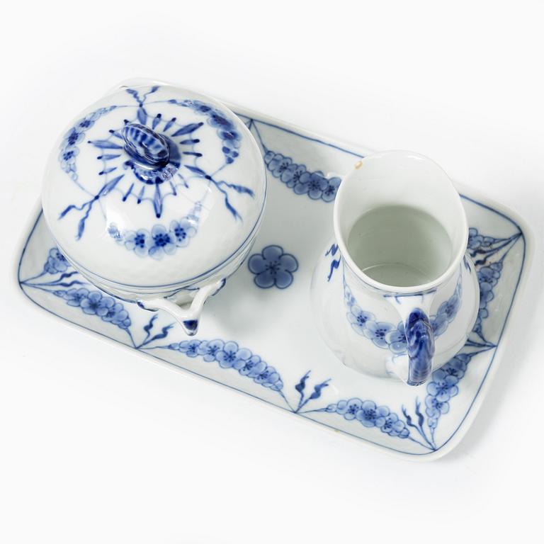 Bing & Grøndahl, "Empire", dining and coffee service, 89 pieces.