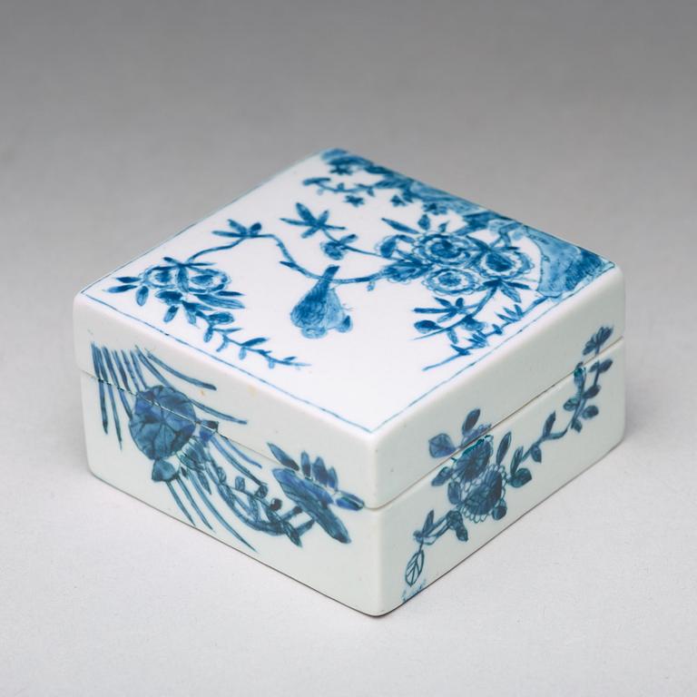 ASK med LOCK, porslin. Qingdynastin, 1700-tal.
